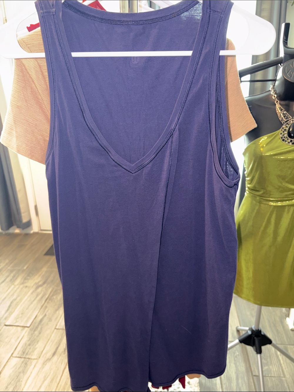Lululemon Deep Navy V-Neck Tank w side slit